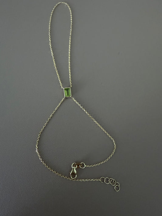 Bezeled stone handchain